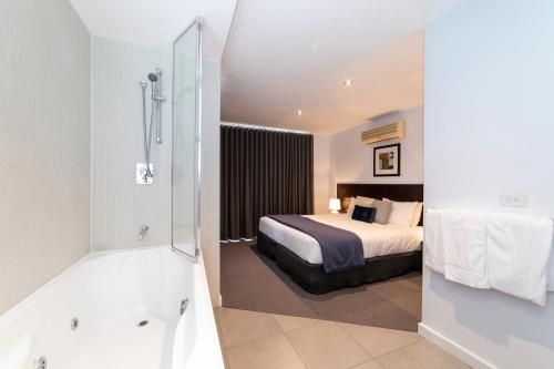The Dolphin Apartments2