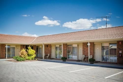 Australian Settlers Motor Inn1