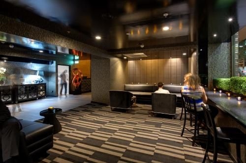 โรงแรม 57 (57 Hotel)2