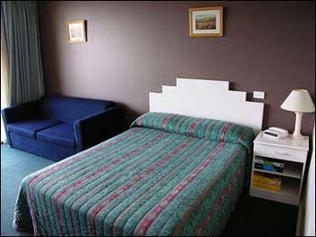 Addison Hotel1