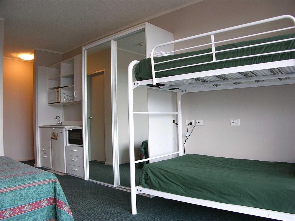 Addison Hotel0