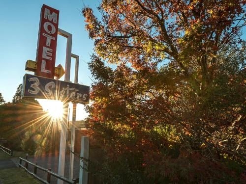 3 Sisters Motel1