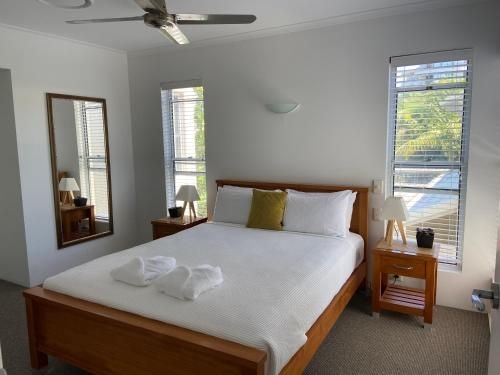 Skippers Cove Waterfront Resort1