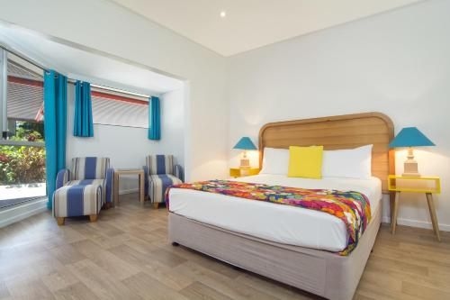 โมเต็ลพอร์ทดักลาส (Port Douglas Motel)1