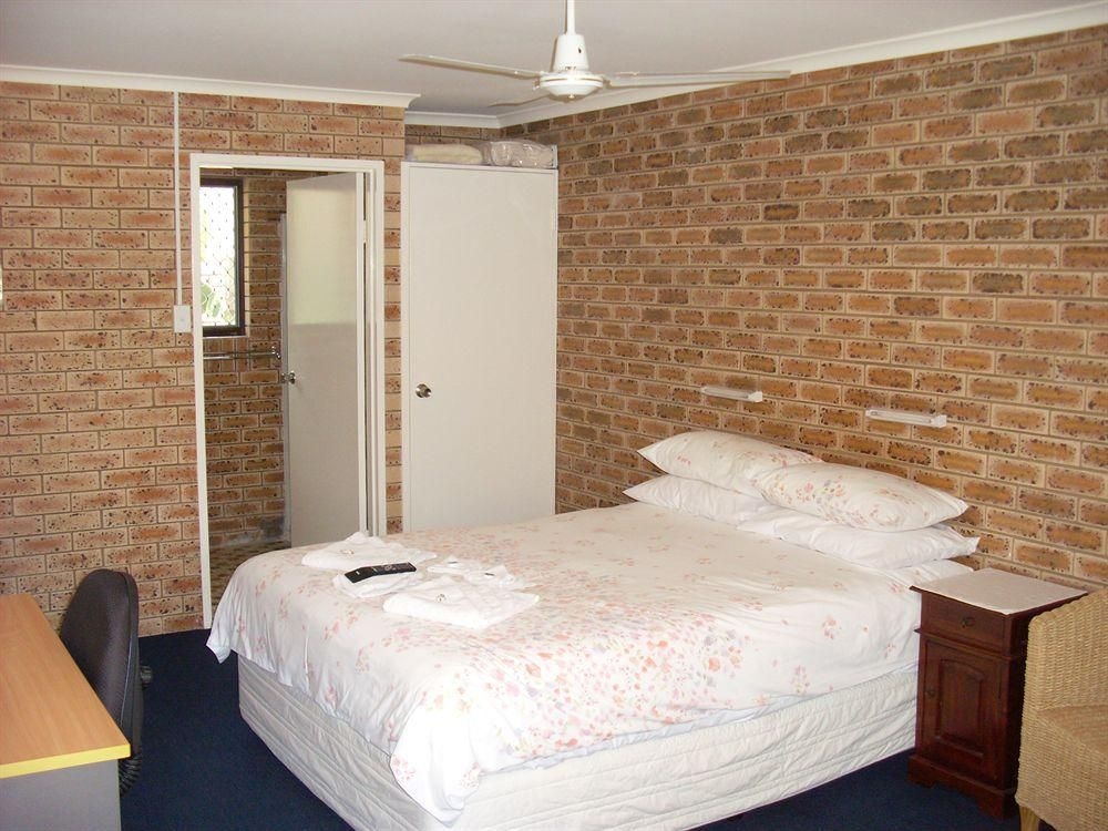 เดอะ ซันไชน์ โคสต์ แอร์พอร์ต โฮเต็ล (The Sunshine Coast Airport Motel)1