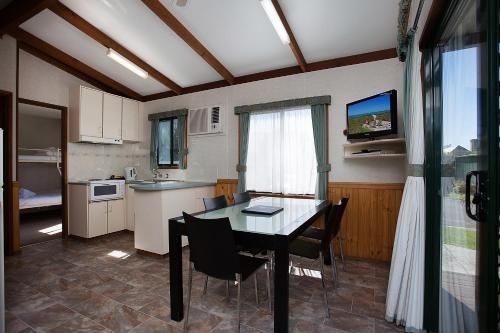 พอร์ตแลนด์ฮอลิเดย์วิลเลจ (Portland Holiday Village)2
