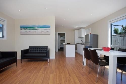 พอร์ตแลนด์ฮอลิเดย์วิลเลจ (Portland Holiday Village)1
