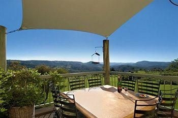 Maleny Hideaway3