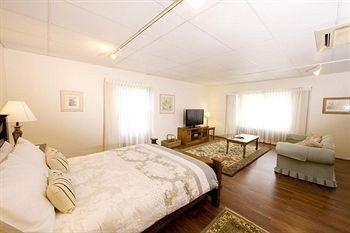 Montville Attic4
