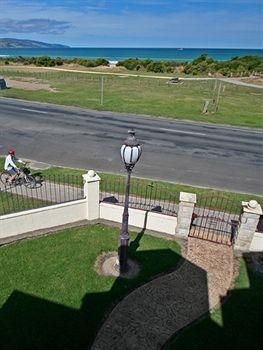 Lighthouse Keepers Inn2
