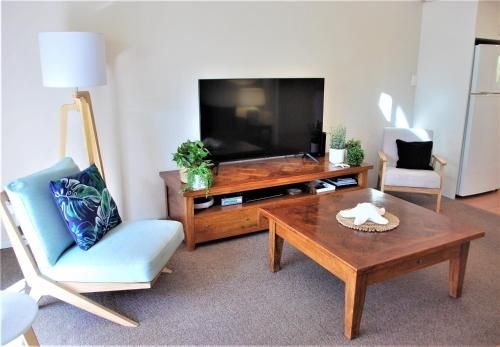 Outrigger Bay Apartments1