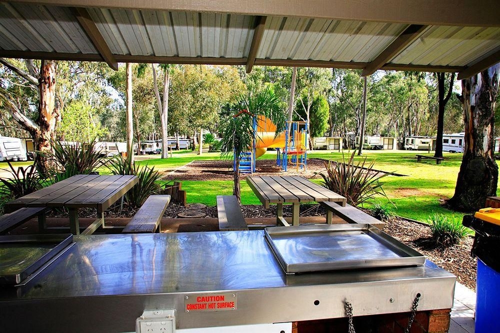 A Shady River Holiday Park4