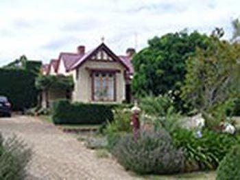 Barnsley House Bed and Breakfast4