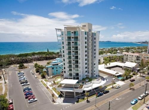 บีชออนซิกท์อพาร์ตเมนท์ (Beach on Sixth Apartments)0