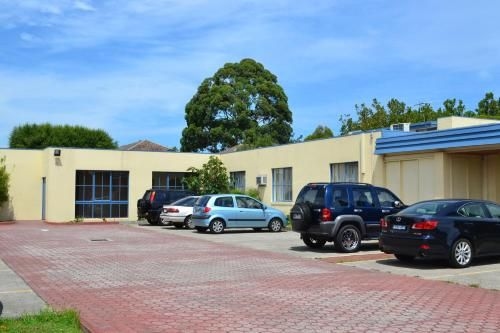 เชดสโตน เอคเซคคิวทีฟ โมเต็ล (Chadstone Executive Motel)3
