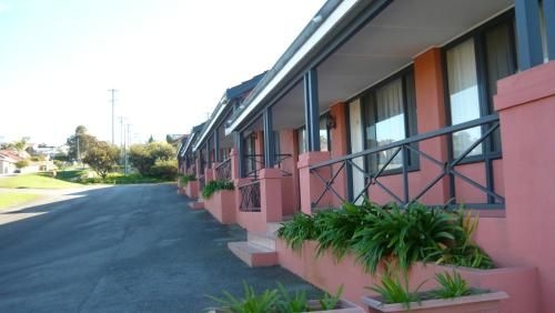 Albany Apartments0