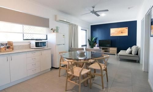 The Carmel Yamba (Pegasus Motel)1