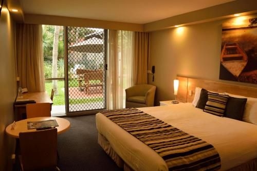 โมเต็ล 98 (Motel 98)4