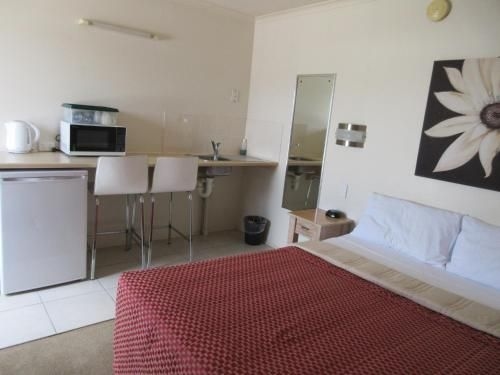 แนมเบอร์ ลอดจ์ โมเทล (Nambour Lodge Motel)2