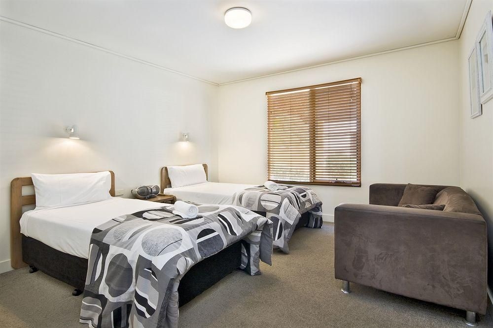 Lornebeach Apartments1