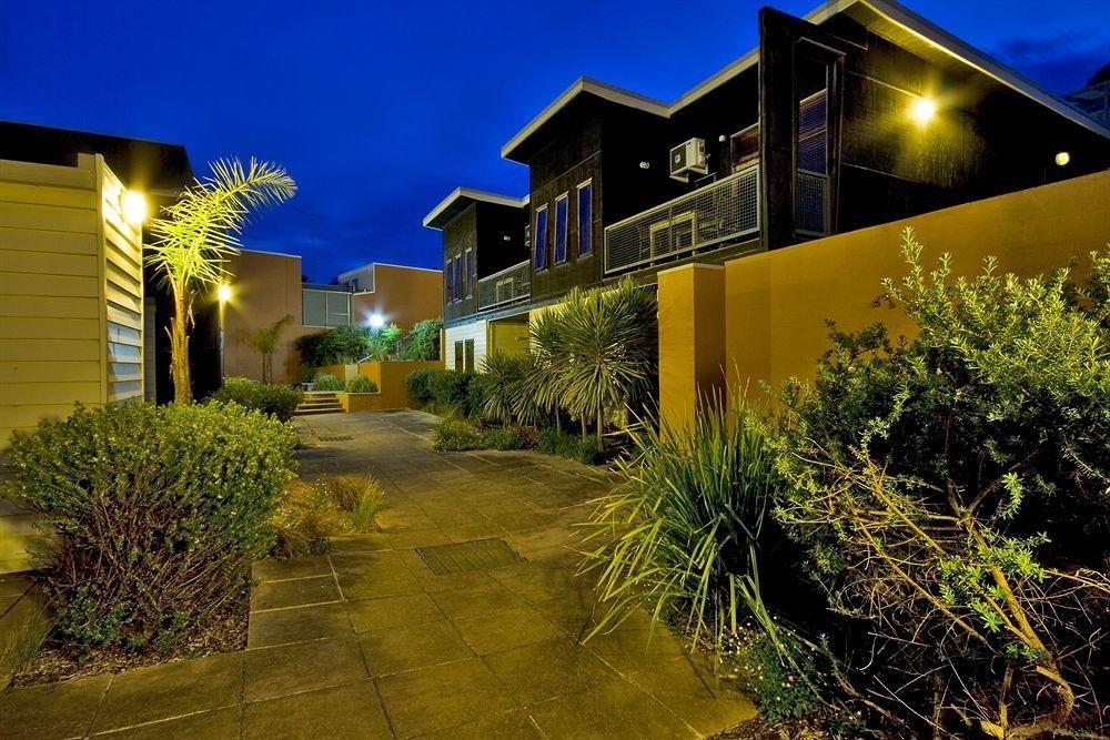 Lornebeach Apartments0