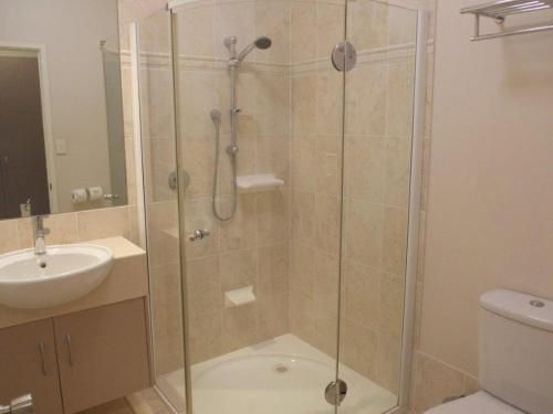 Emerald Executive Apartments3