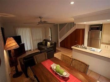 Belongil Beach Apartment3