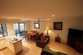 Belongil Beach Apartment1