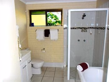 Mooloolaba Motel0