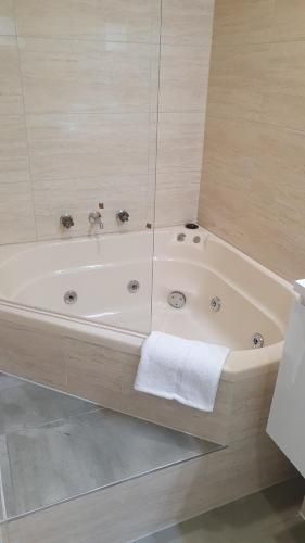 โรงแรมคาวาเลียร์ (Hotel Cavalier)2
