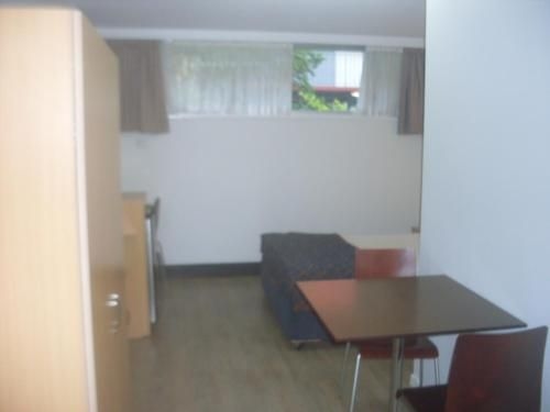 แอร์เวย์ โมเต็ล (Airway Motel)3