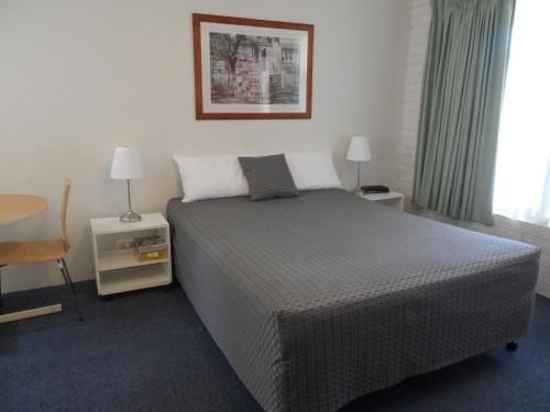 Paramount Motel3