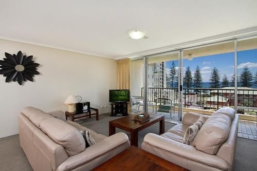 Rainbow Commodore Apartments2