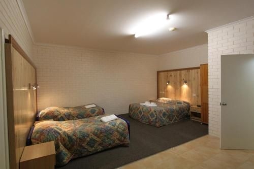 เลซี่ ริเวอร์ มอเตอร์ อินน์ (Lazy River Motor Inn)2