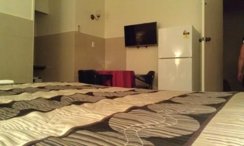 อวาลอน โมเต็ล (Avalon Motel)4