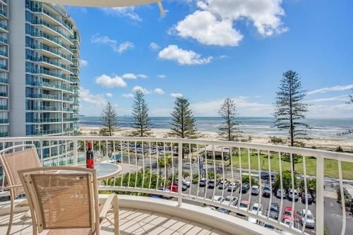 เคอร์รา บีช อพาร์ตเมนต์ส (Kirra Beach Apartments)0