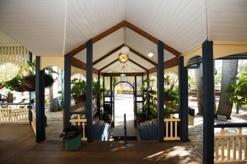 โรงแรมบริสเบน แมเนอร์ (Brisbane Manor Hotel)2