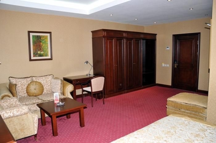 Atrium Hotel4