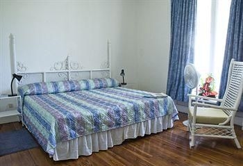 Beverley Apartments4