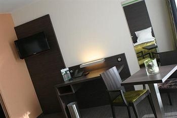Le Merceny Motel2