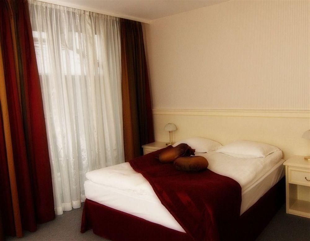 St. George Hotel3