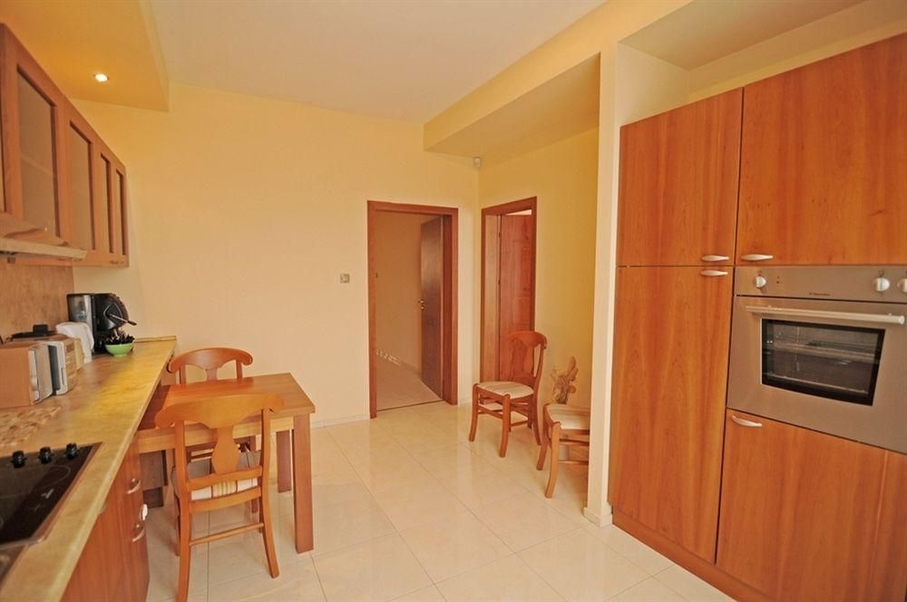 Butterfly Apartment2