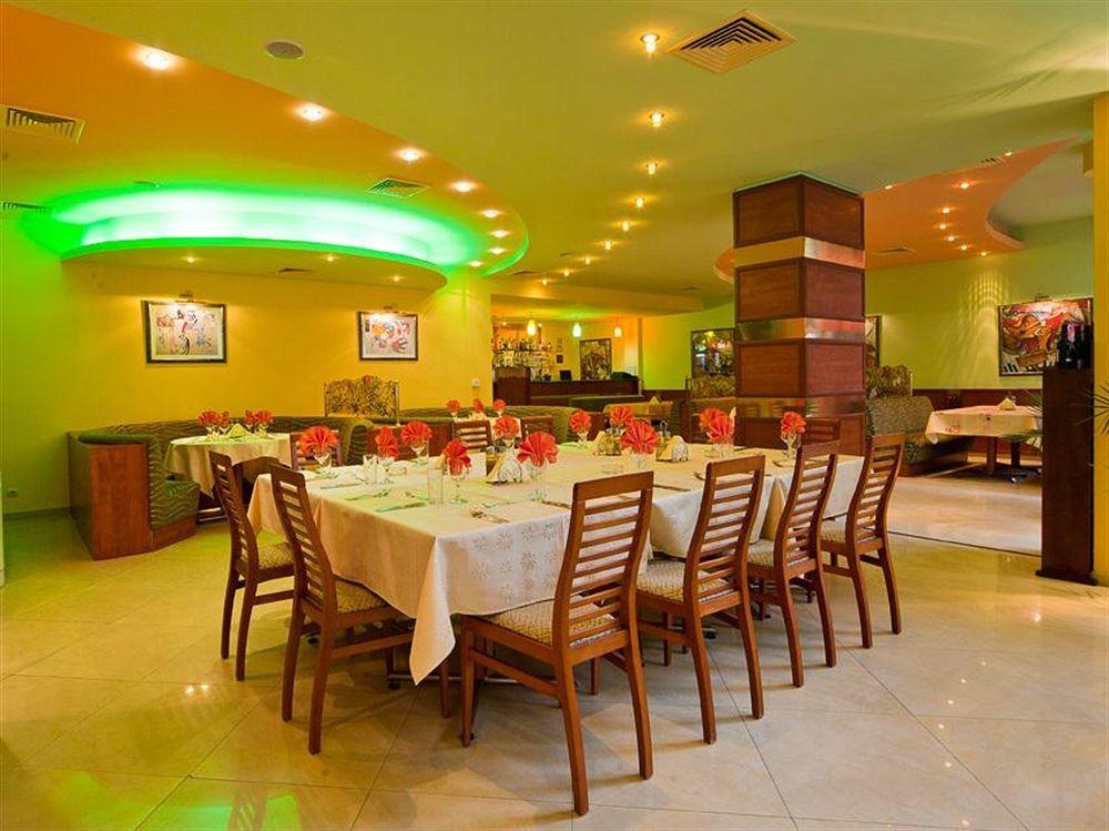 Hotel Elegance0
