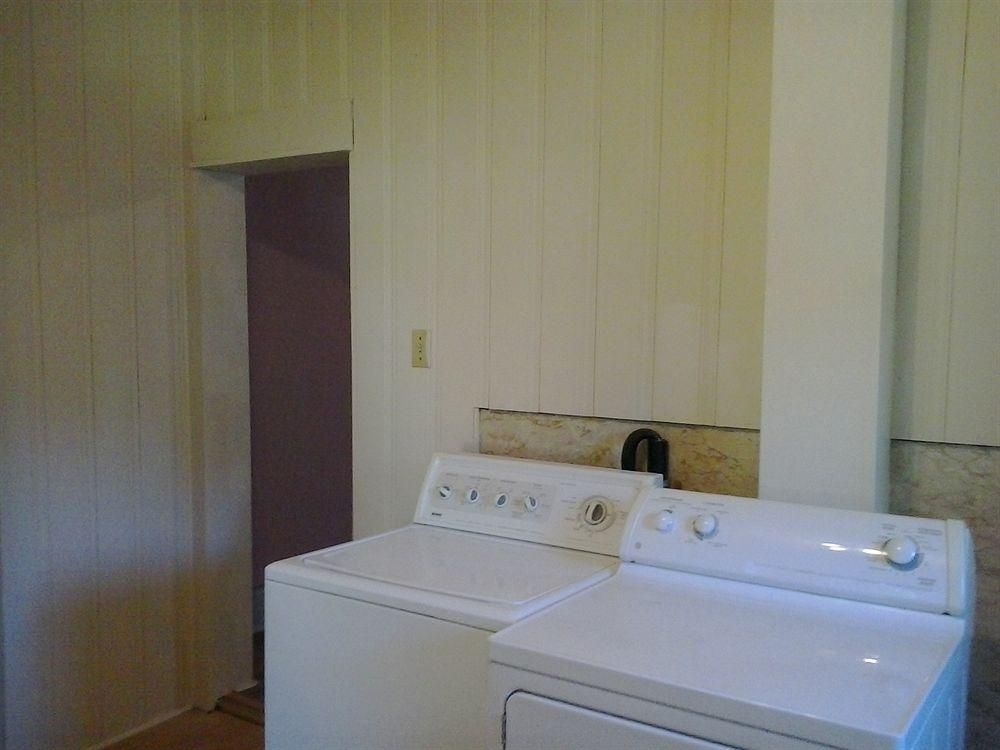 Ontario Street Studio Home4