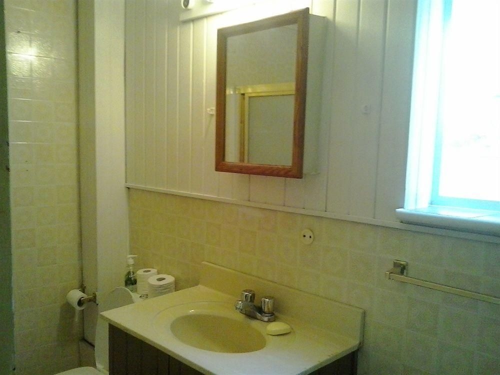 Ontario Street Studio Home3