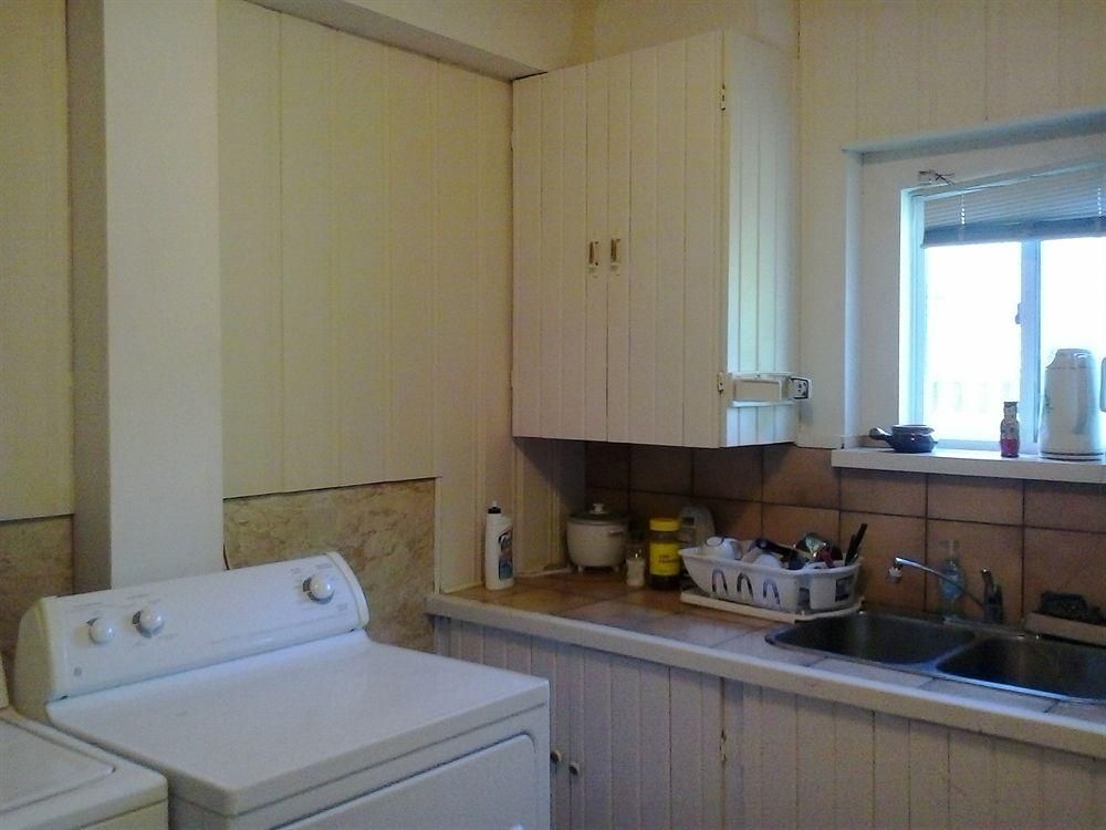 Ontario Street Studio Home2