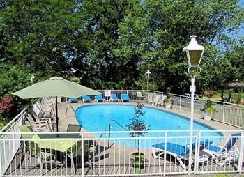 Green Acres Inn0