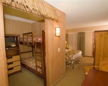 Maui Sands Resort & Indoor Waterpark2