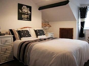 Ellie's Guest House2