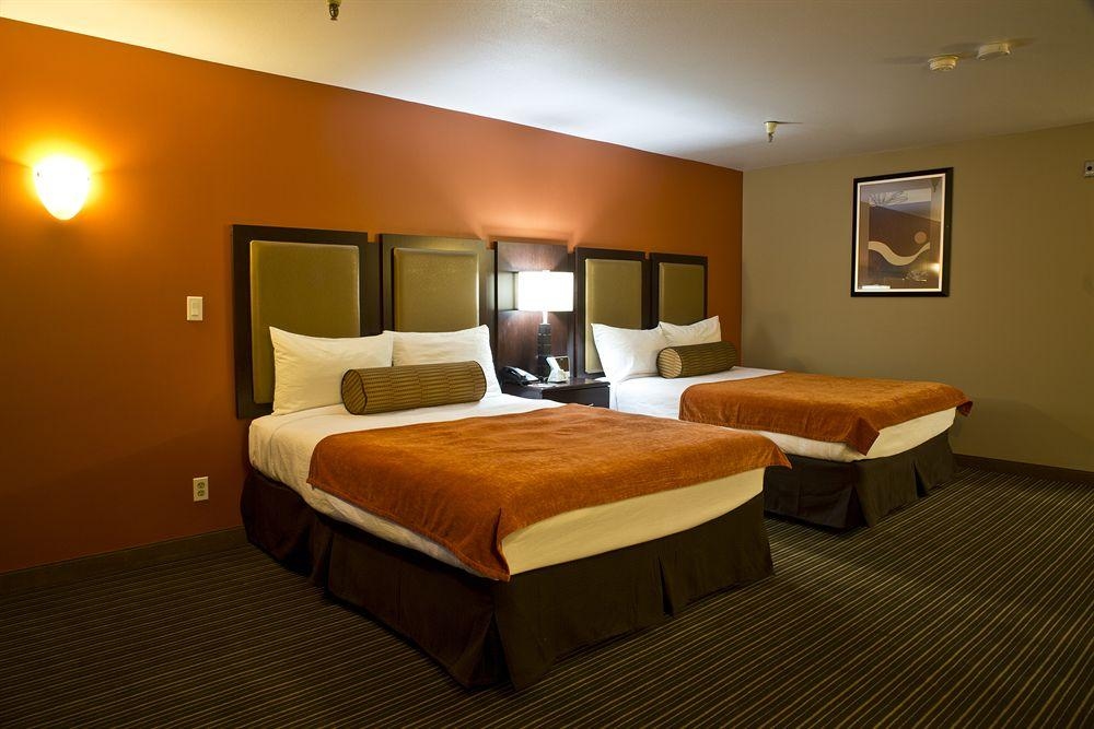 Crestview Hotel3